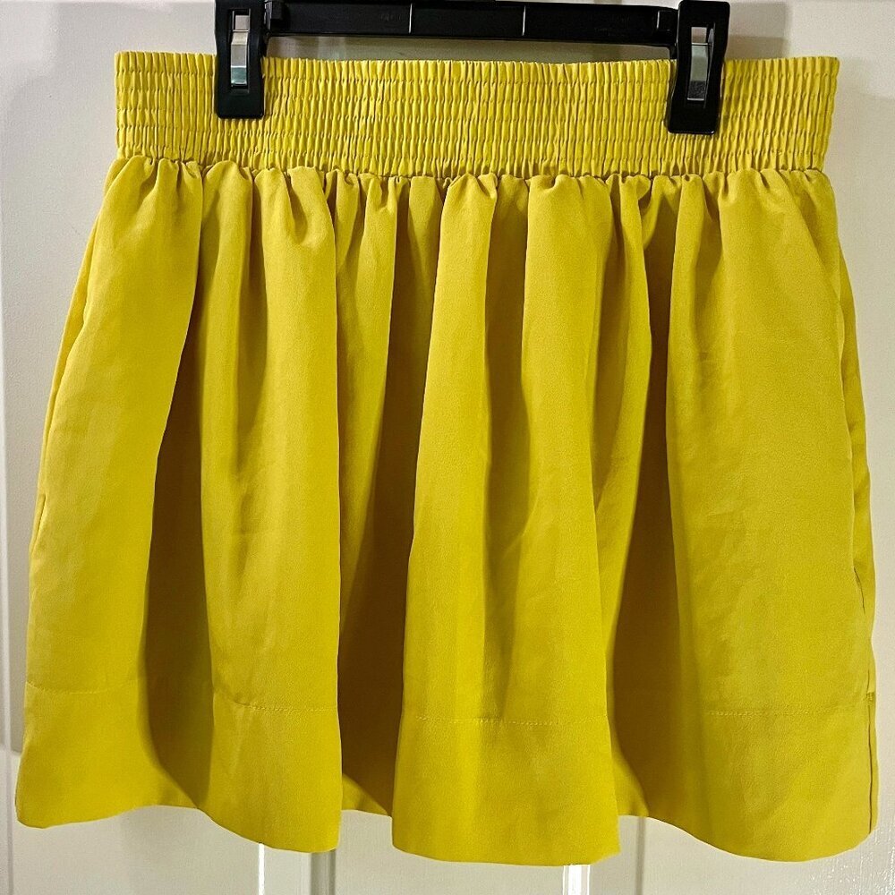 XXI Sz M Yellow Mini Pleated Skirt Lined Skater w Pockets Exposed Zipper
